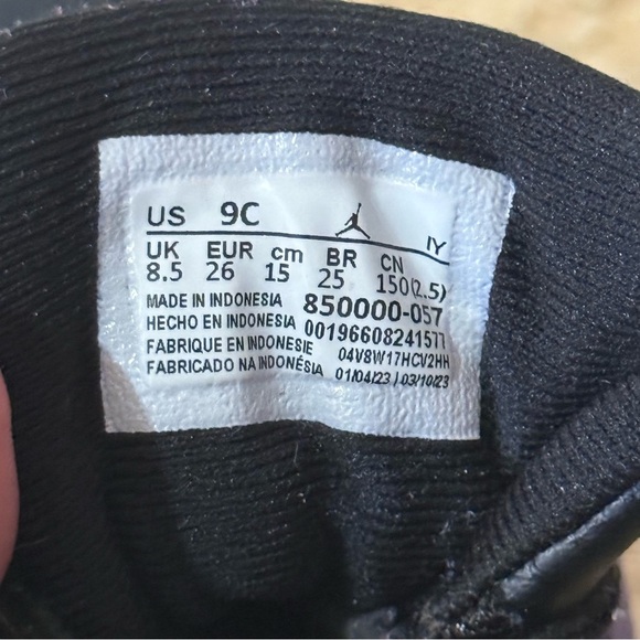 Air Jordan 12 Retro 9C Toddler Shoes - Picture 4 of 5